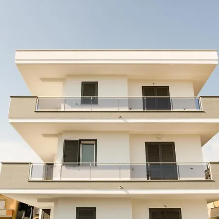 Fco Secrets Luxury * Фьюмичино